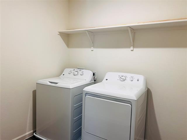 Building Photo - 2217 Pioneer Dr