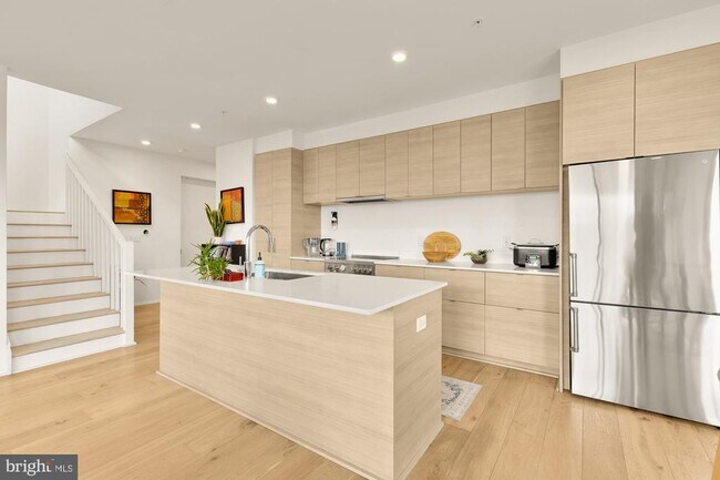 Building Photo - 1550 11th St NW