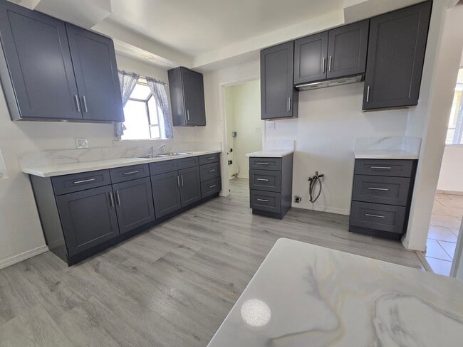 Building Photo - 1415 Boyden Ave