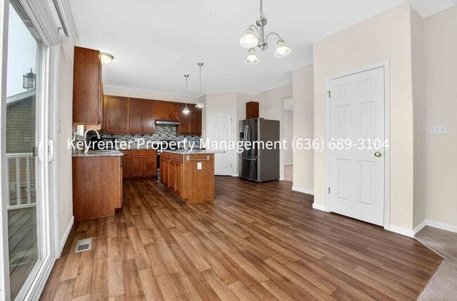 Building Photo - 229 Charlestowne Place Dr