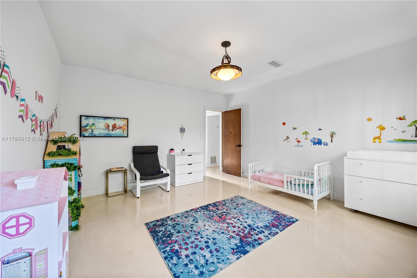 Building Photo - 351 NE 98th St