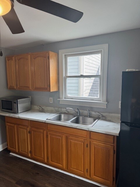 Building Photo - 1462 S Brook St