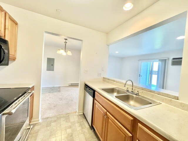 Building Photo - 1363 Cunat Ct