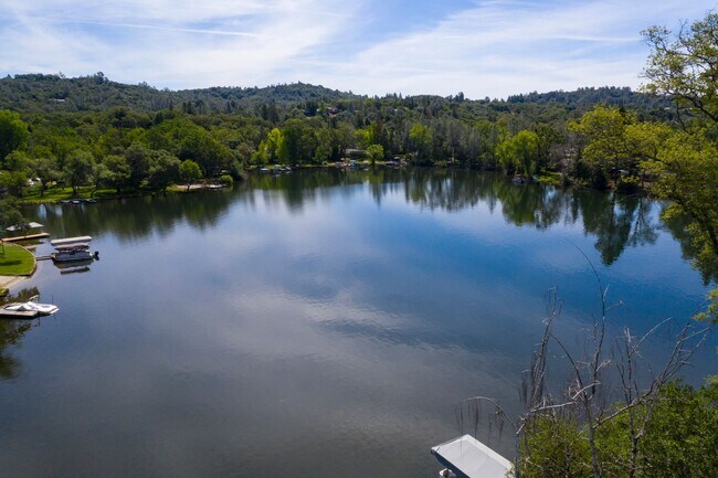 Building Photo - Waterfront 4 bed 4 bath 3,887 sq. ft.