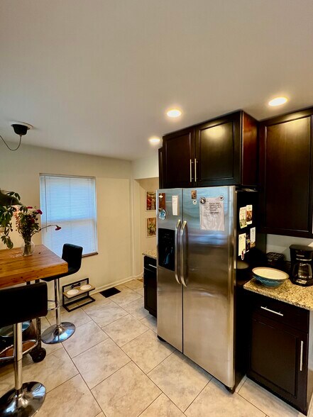 Kitchen - 1797 Northwest Blvd