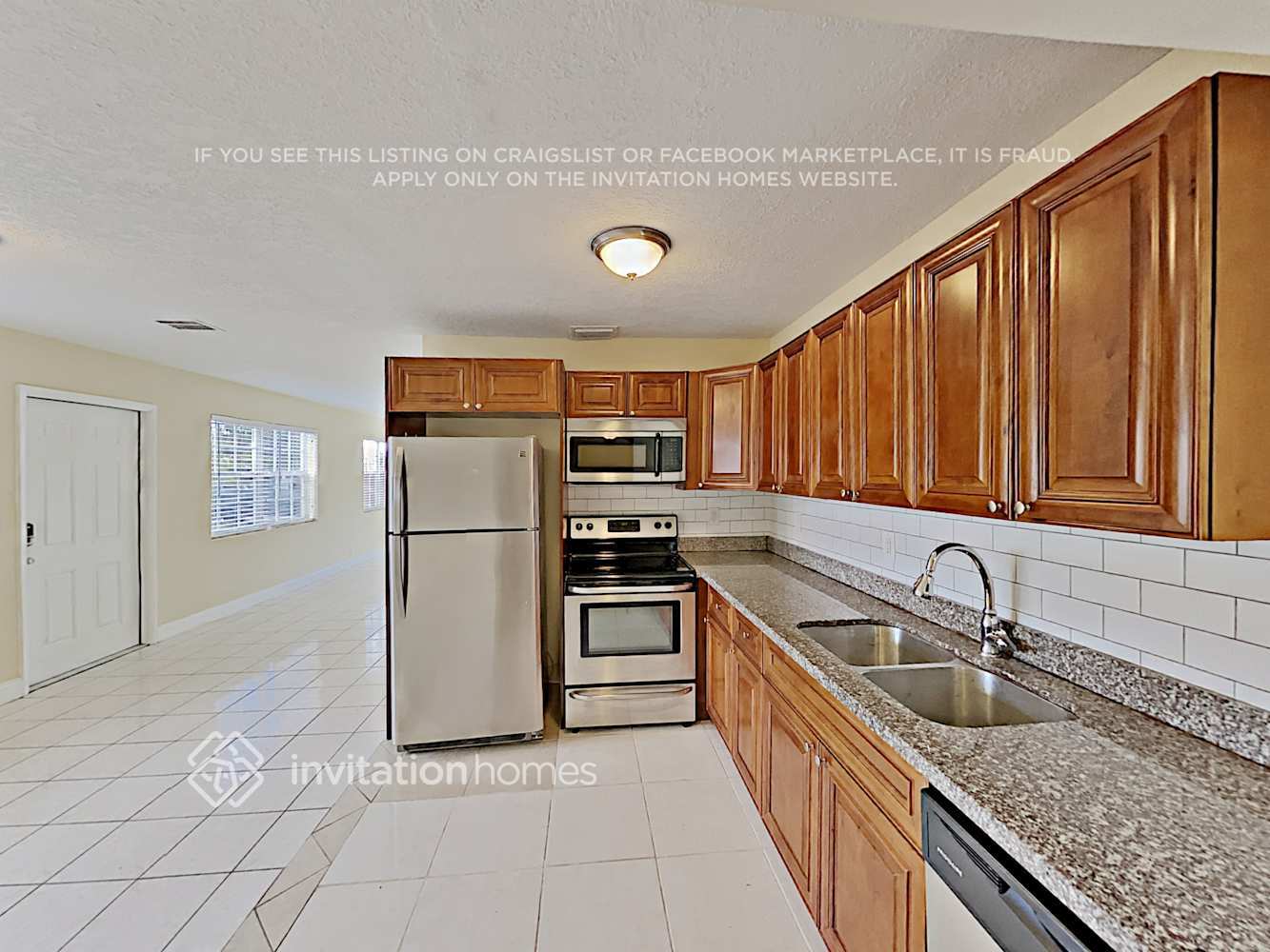 Building Photo - 854 W Jasmine Dr