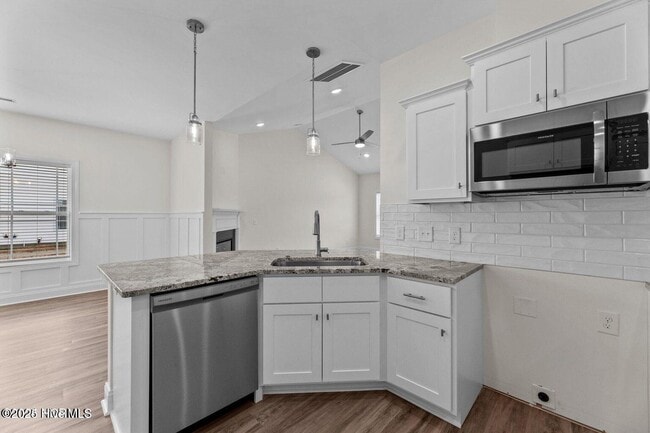Building Photo - 4504 Laurel Rdg Dr