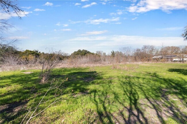 Building Photo - 4806 Pecan Springs Rd