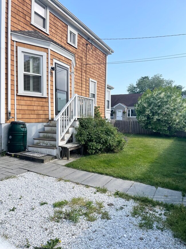Building Photo - 41 Thurston Ave