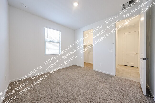 Building Photo - 35581 N Thicket Wy