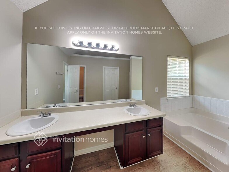 Building Photo - 2838 Elkmont Ridge SW