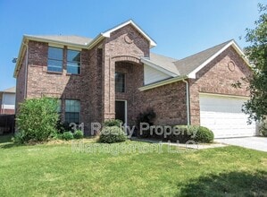 Building Photo - 3108 Kennedy Dr
