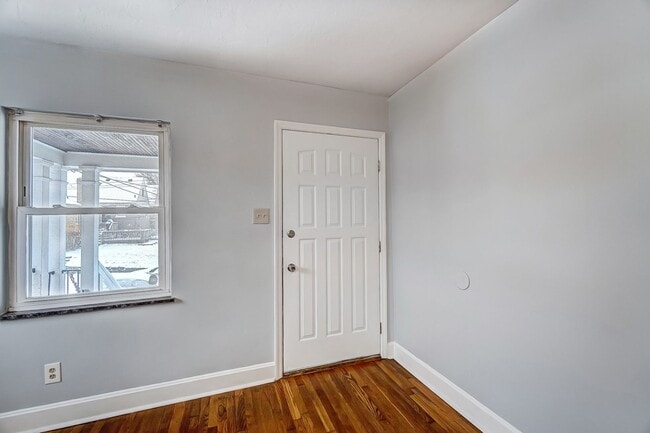 Building Photo - Four Bedroom Available!