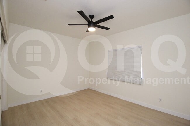 Building Photo - 1432 E Princeton Ave