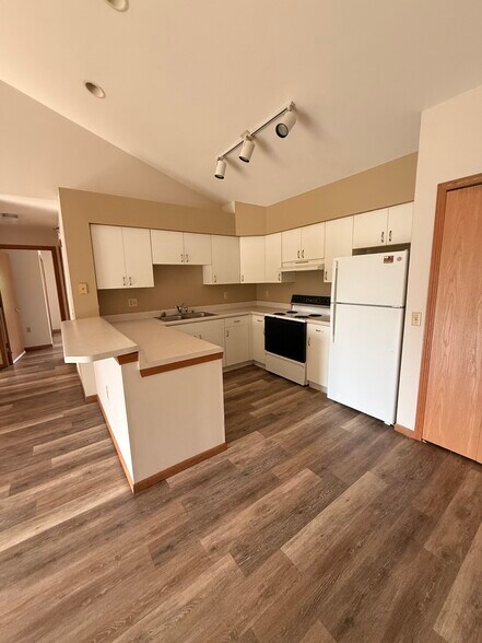 Building Photo - 201 Kearney Way