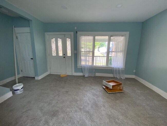Building Photo - Freshly Renovated 4BR with Big Backyard Vibes