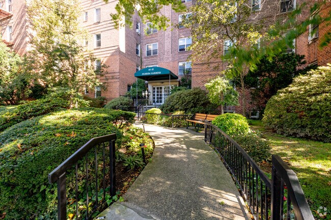 Building Photo - Florida Gardens