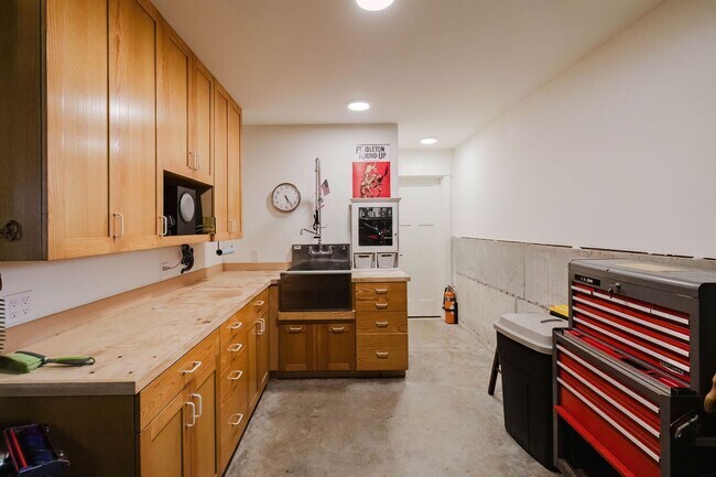 Building Photo - Impeccable Low Bank Bainbridge Waterfront Home with Private Dock