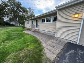 Building Photo - 17 Gooseberry Ln