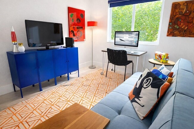 Building Photo - 2660 NE 8th Ave