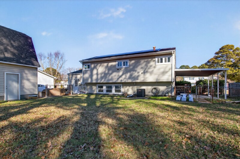 Building Photo - 1013 Sherry Ave