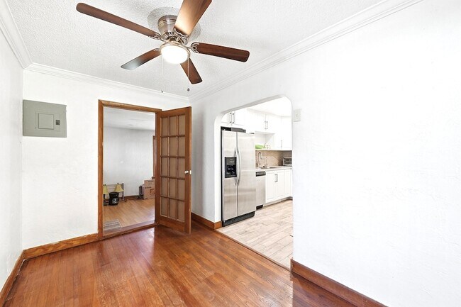 Building Photo - 1516 SW 24th St