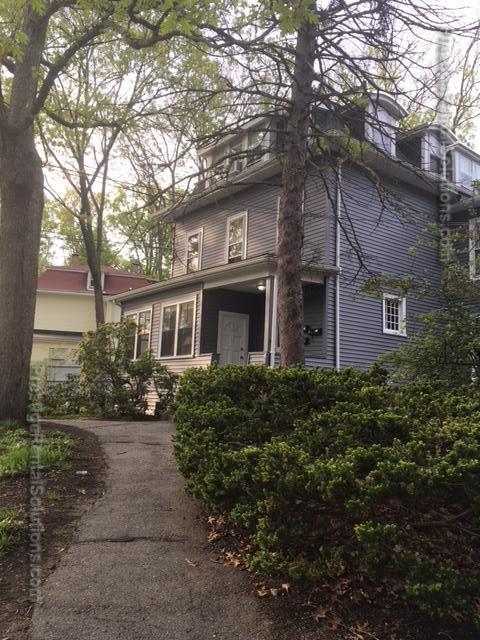 Building Photo - 62 Maple St