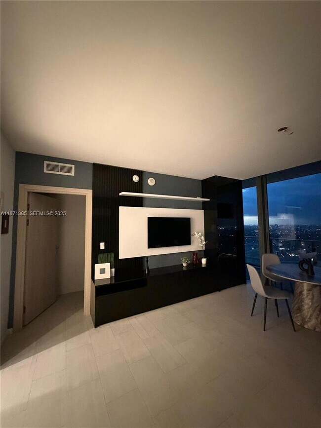 Building Photo - 1000 Brickell Plaza