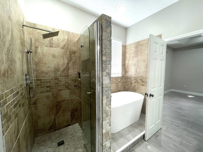 Building Photo - 4032 Meadowlark Dr