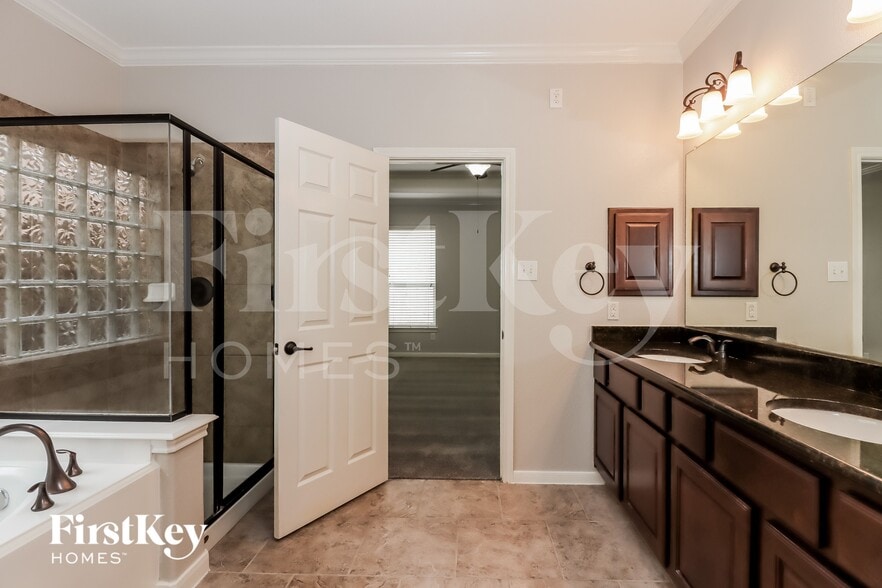 Building Photo - 19810 Valkyrie Dr