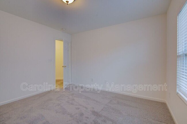 Building Photo - 421 Garden Grove Rd