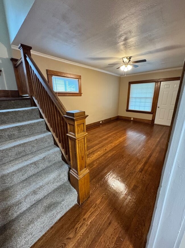 Building Photo - 534 E Prospect St