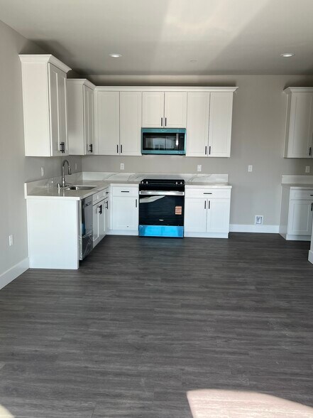 Building Photo - 5302 Hawkwatch Ln