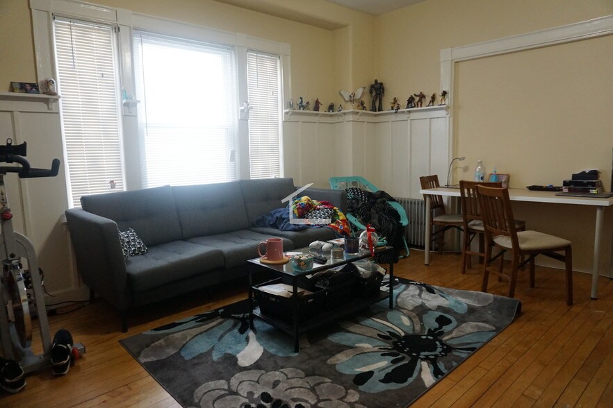 Building Photo - 68 Etna St