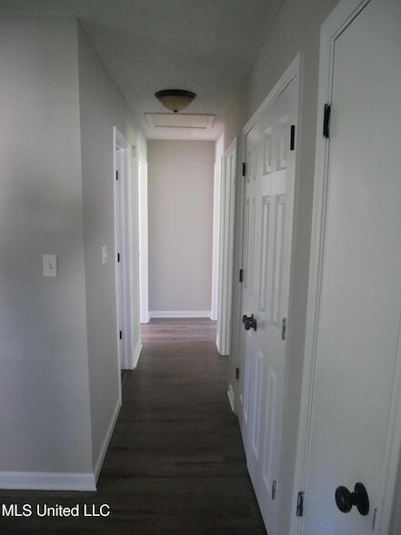 Building Photo - 2765 Normandy Cove