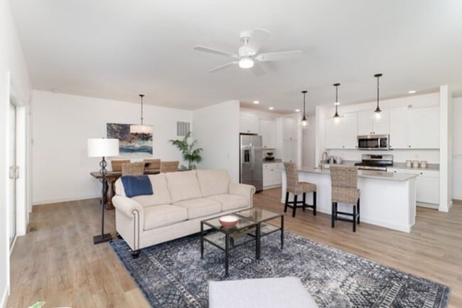 Building Photo - Get $699 off your security deposit!