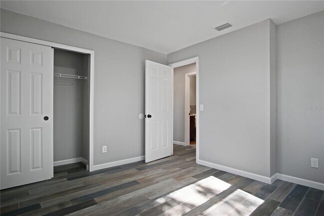 Building Photo - 213 S Bougainvillea Ave