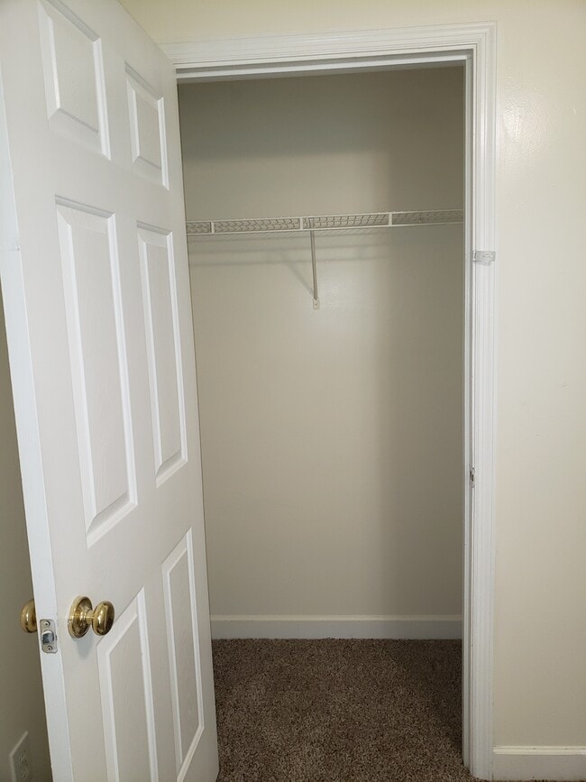 Building Photo - 95 Dumot Ct