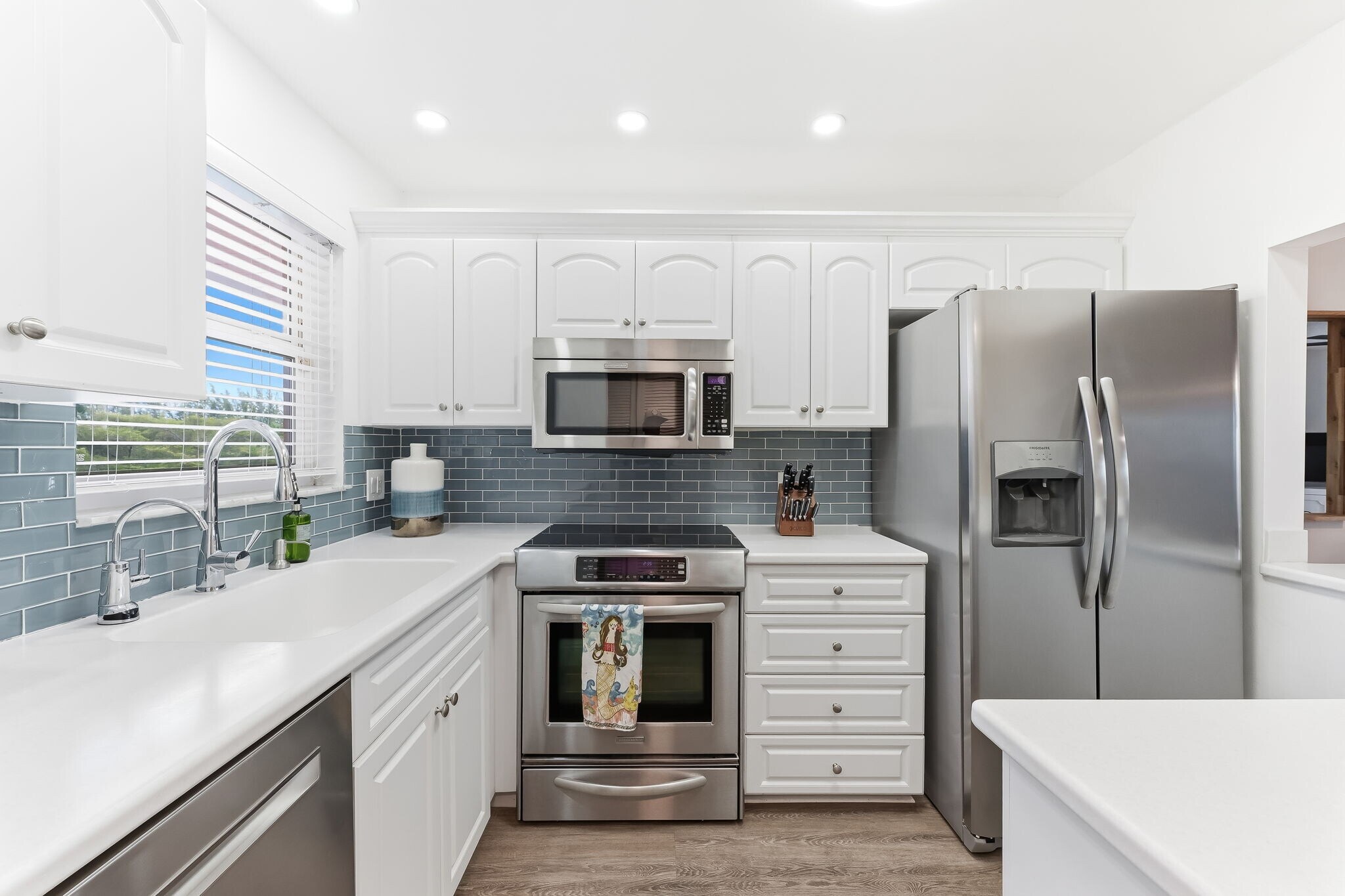 Building Photo - 300 Forest Lakes Blvd