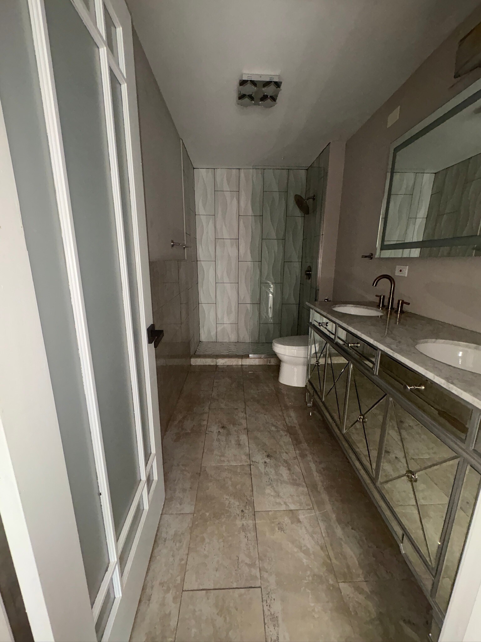 Building Photo - 110 E Delaware Plz