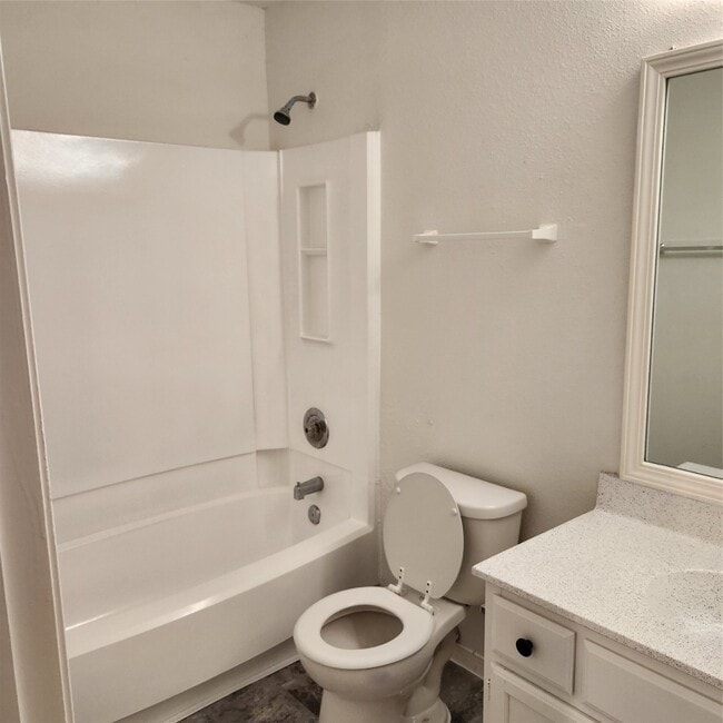 Building Photo - 10013 Spring Pl Dr