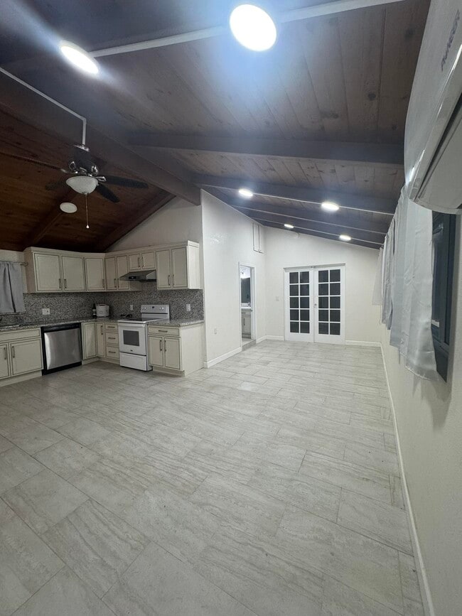 Building Photo - 5116 Sandmound Blvd