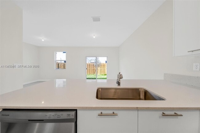 Building Photo - 12926 NW 23rd Pl