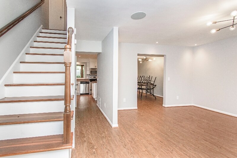 Building Photo - 1825 Sussex Rd