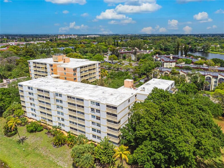 Building Photo - 3301 Spanish Moss Ter