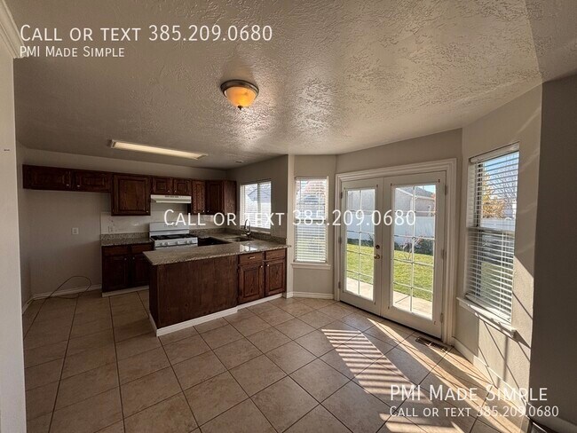 Building Photo - 826 S 1560 E