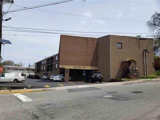 Building Photo - 685 Prospect Ave