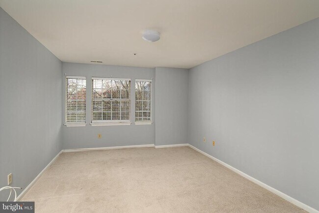 Building Photo - 8360 Montgomery Run Rd