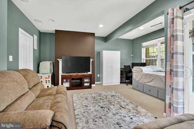 Building Photo - 558 Edmonton Terrace NE