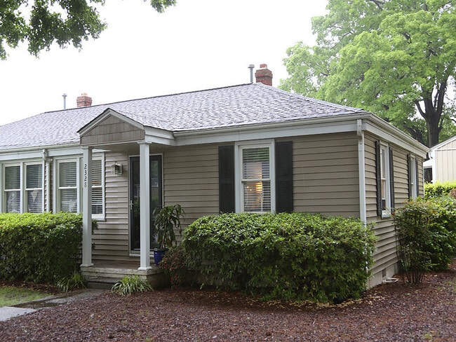 Building Photo - Two Bedroom Cottage - Five Points East, Raleigh, NC - Inside the Beltline!